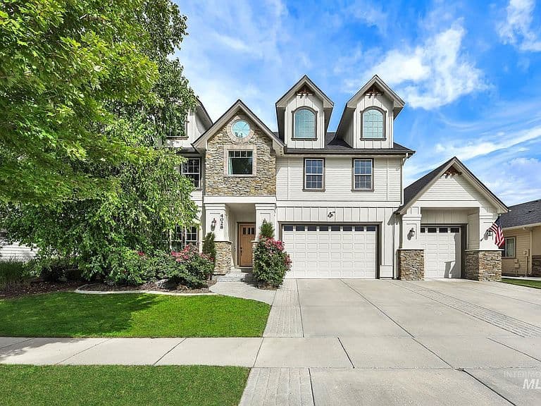 4028 N Quenzer Way photo 1