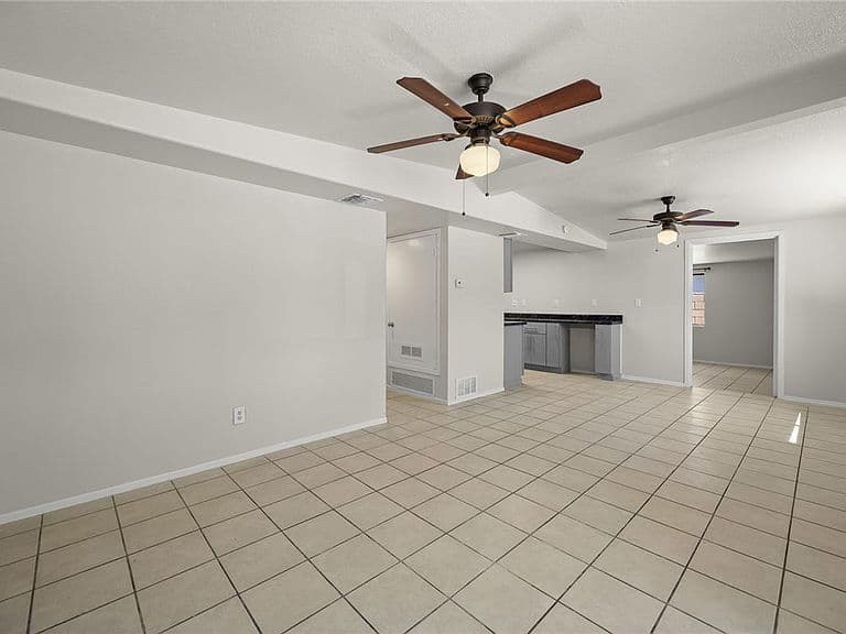 2115 Davis Avenue photo 5
