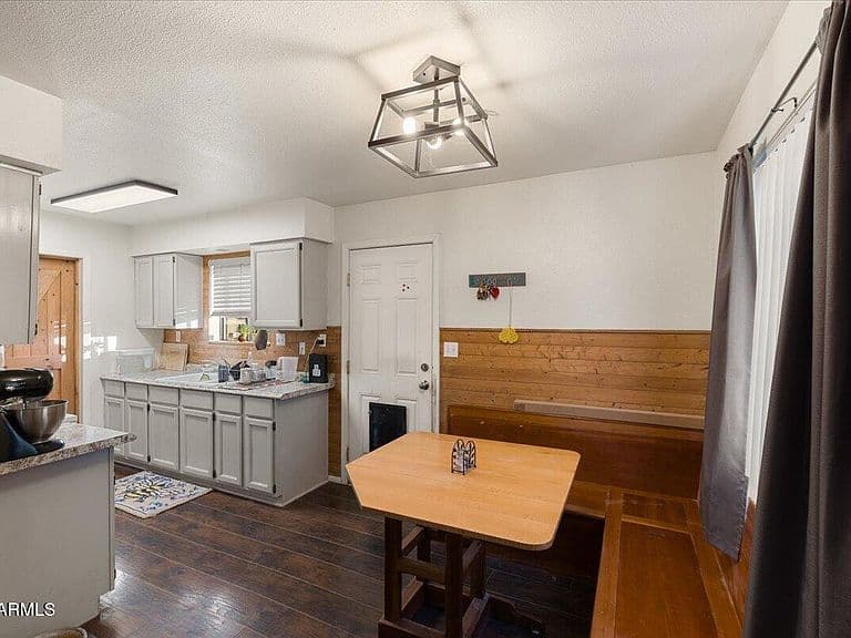 2852 S ASPEN Way photo 5