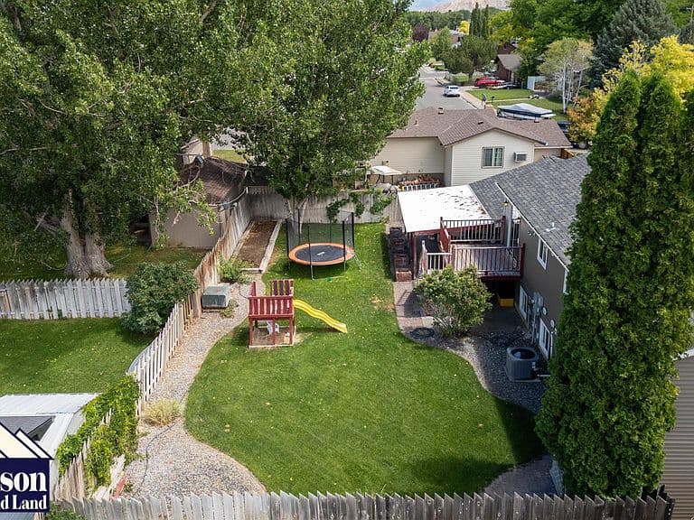 17 Circle Dr photo 3