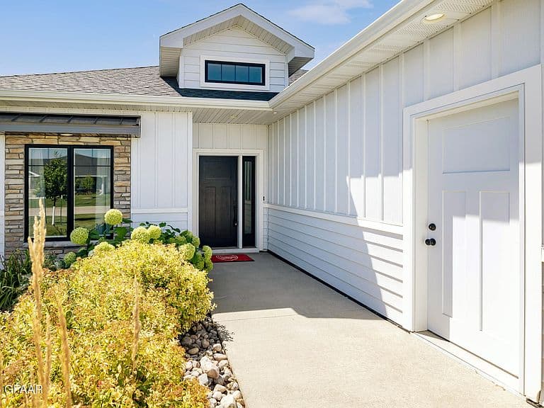 6166 Camellia Cir photo 2