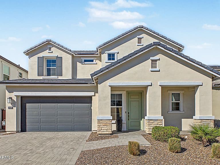 5124 E GALLOP Way photo 1