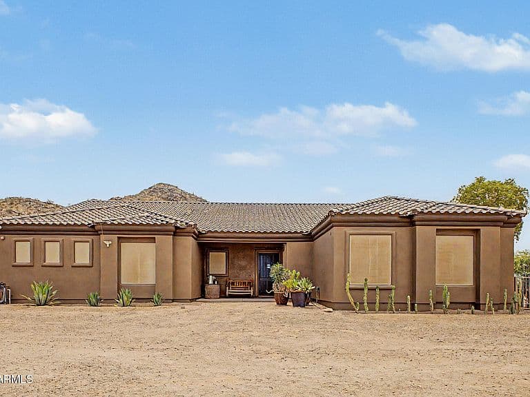 47028 W BUTTE Road photo 5