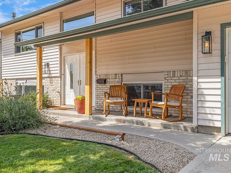2705 S Inverness Way photo 5