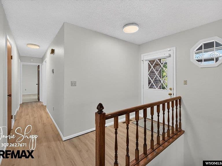2050 S Walsh Dr photo 2