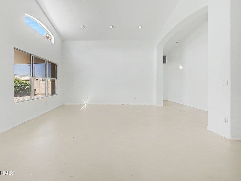 451 W MENDOZA Circle photo 4
