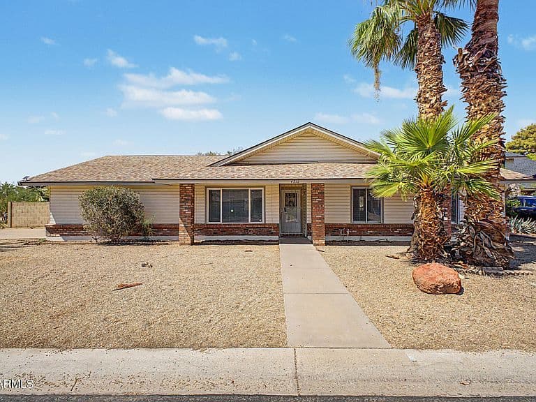 4716 W ANNETTE Circle photo 1