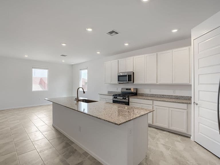 8154 S Charles Young Way photo 5