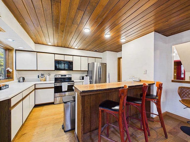 115 Park Place photo 5