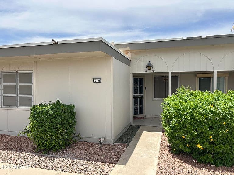 10878 W COGGINS Drive photo 1