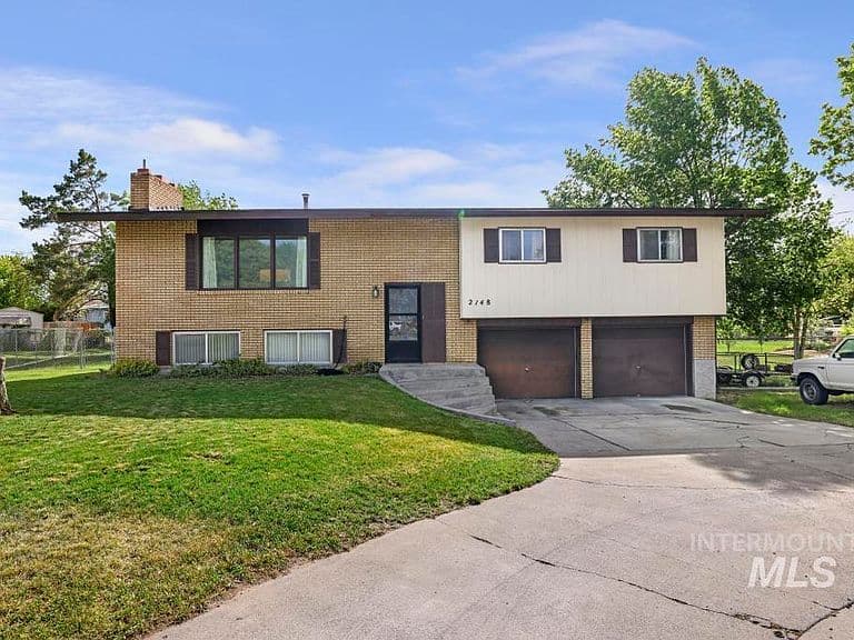 2148 Alta Vista Cir photo 1