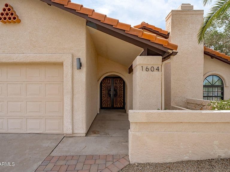 1604 N El Camino Drive photo 4