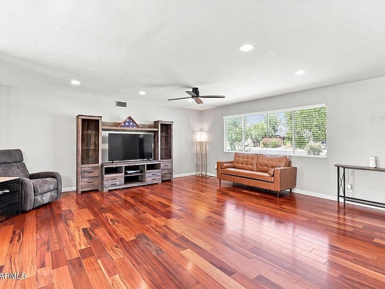 3115 E YUCCA Street photo 3