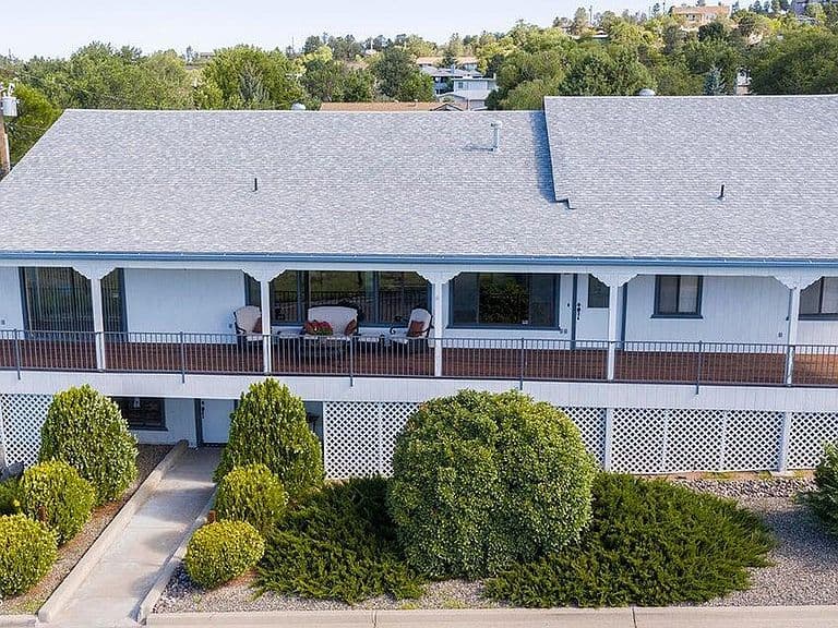 1204 Mosher Ln photo 2