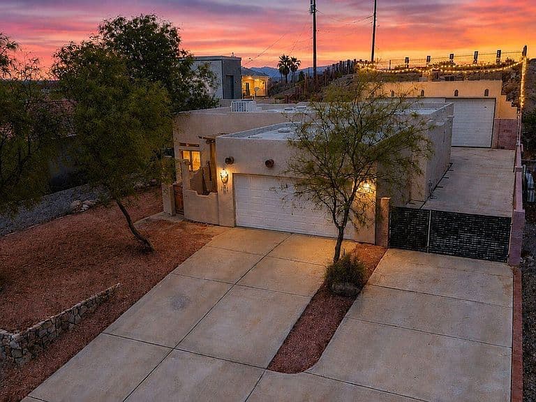 3681 Oro Grande Blvd photo 2