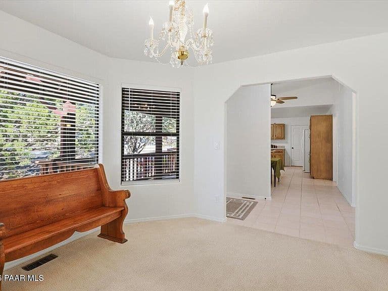 245 Crestwood E photo 5