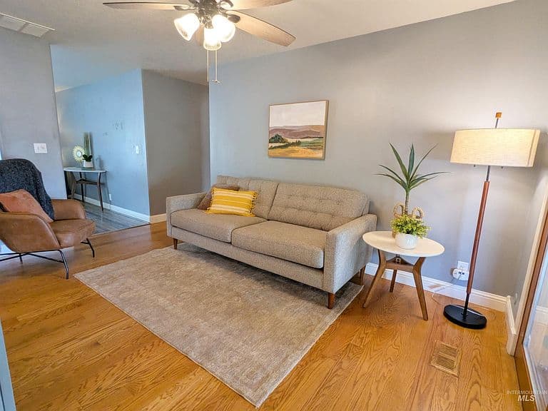 8709 W Ben Ct photo 4