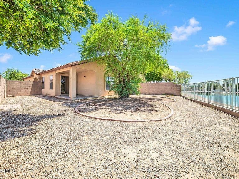 11017 W WILSHIRE Drive photo 4
