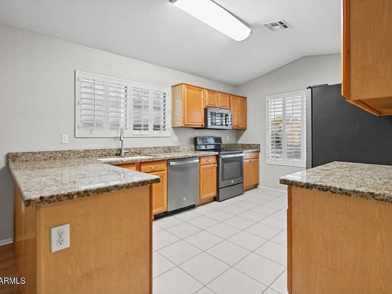 3521 W FALLEN LEAF Lane photo 4
