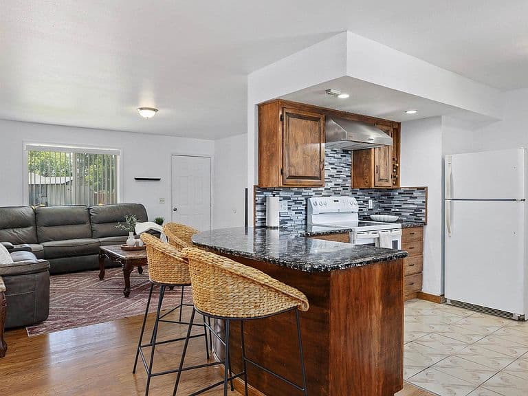 106 Maplewood Cir photo 4