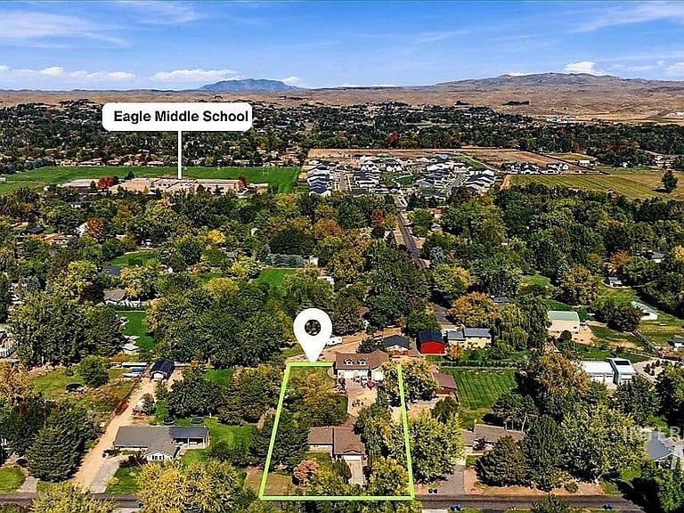 748 W Steeple View Dr photo 2
