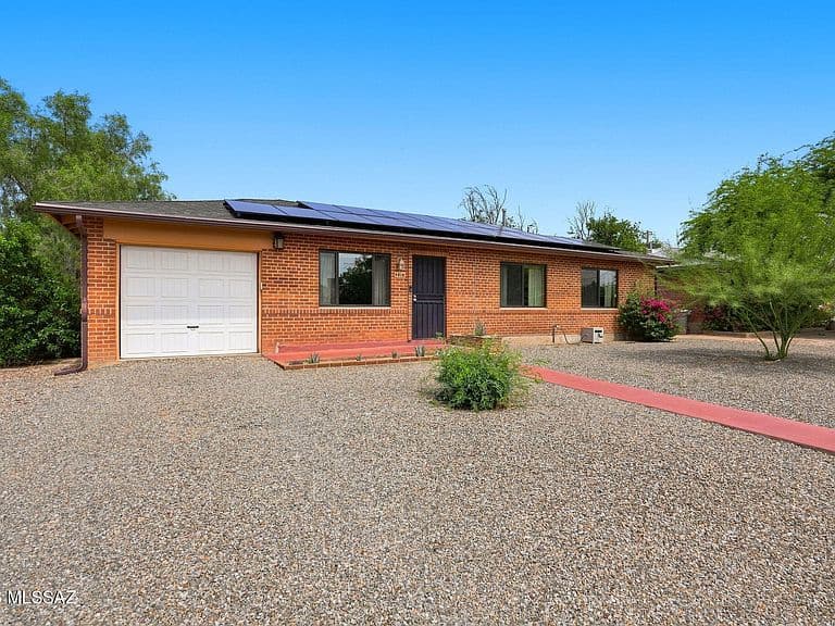 4919 E Cecelia St photo 1