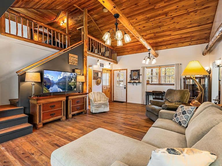5634 Moyie River Rd photo 4