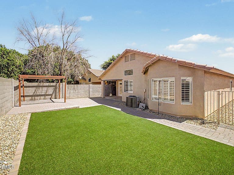 8160 W MARY ANN Drive photo 1