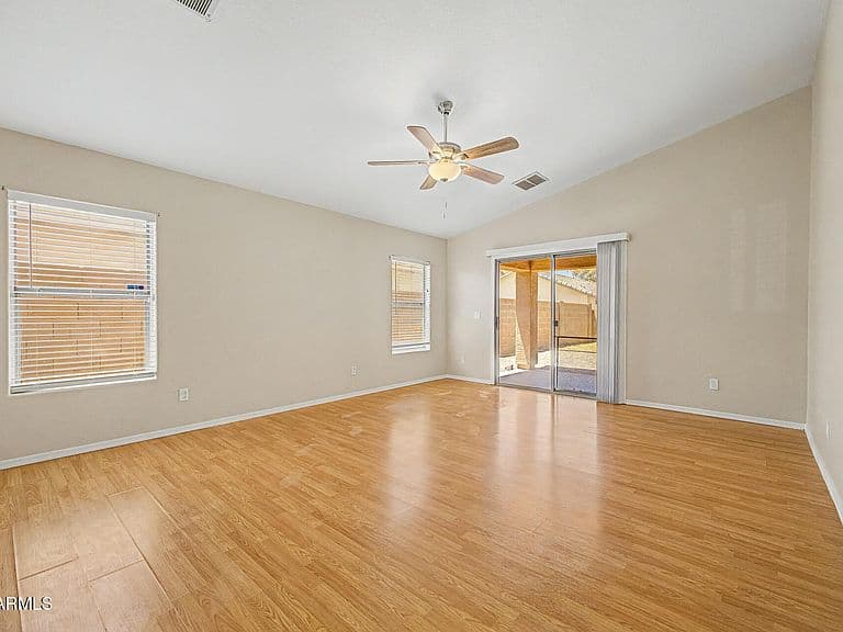 3162 W SUNSHINE BUTTE Drive photo 5