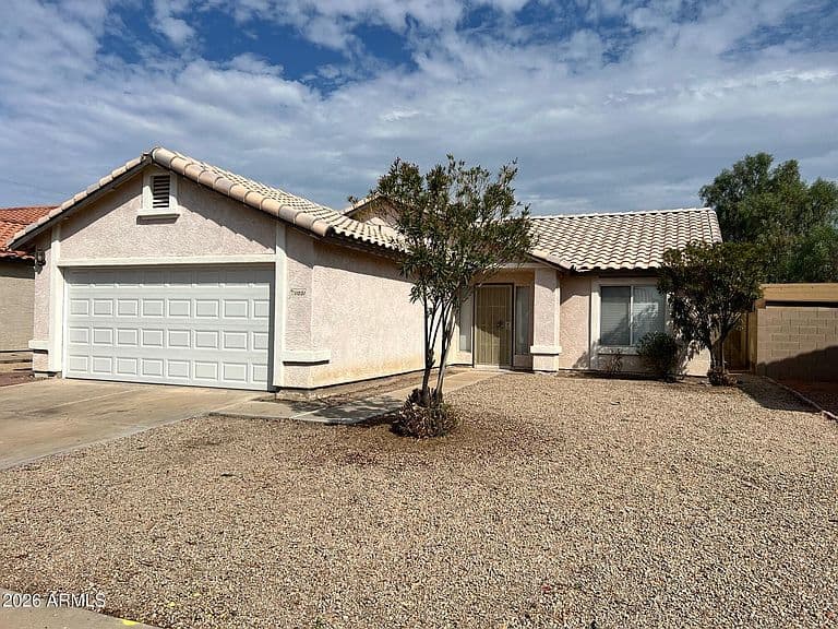 11231 W GOLDEN Lane photo 2