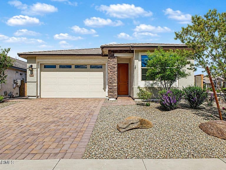 17224 W DESERT SAGE Drive photo 3