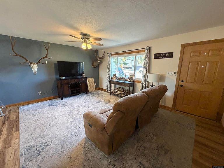 1720 Loch Ness Dr photo 3