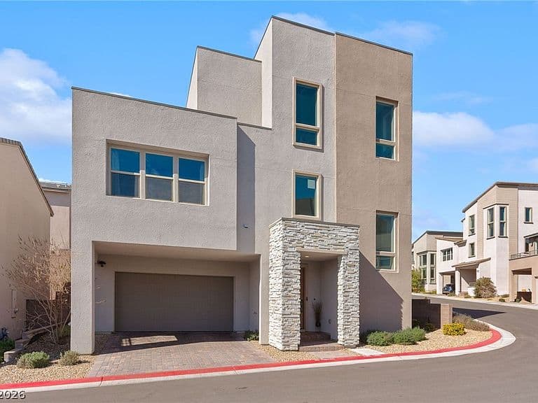667 Angel Aura St photo 2
