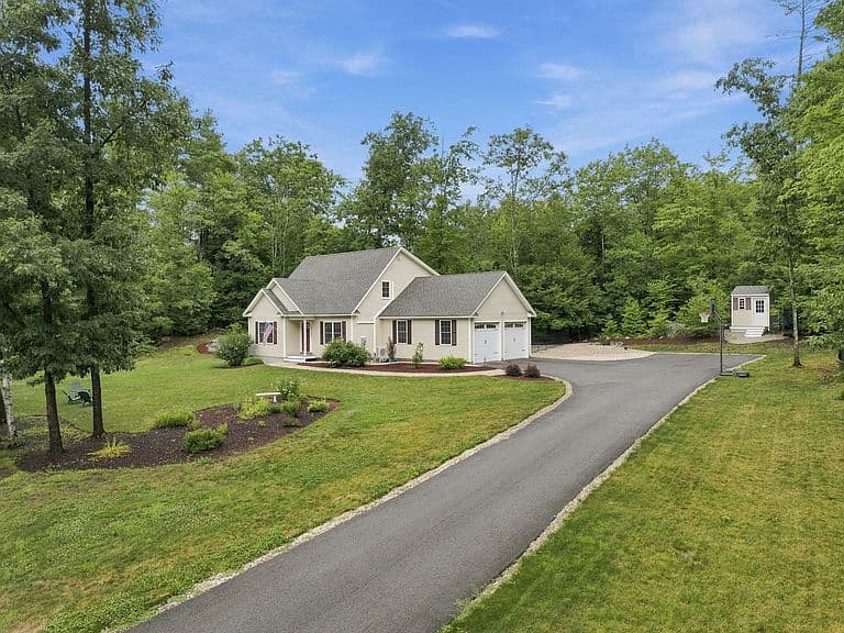 82 Pine Meadows Circle photo 3