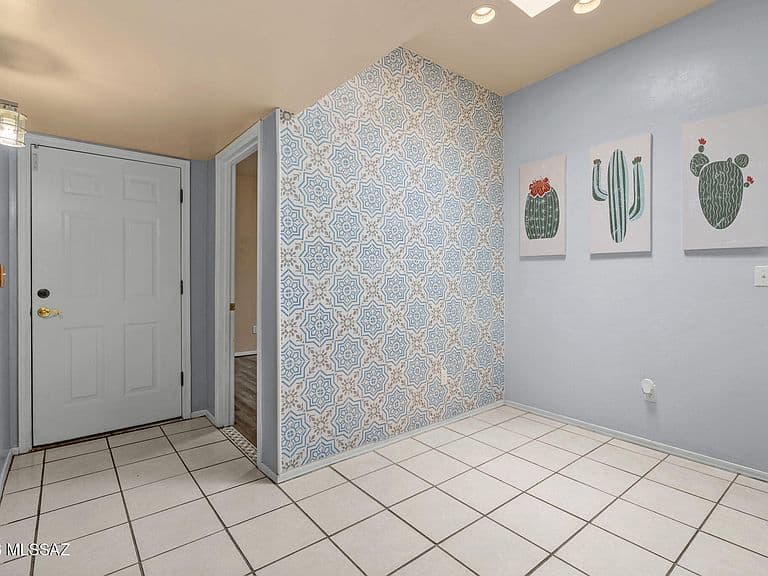 1720 S Traub Dr photo 3