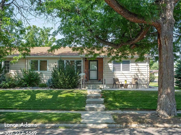 606 S Huber Dr photo 2