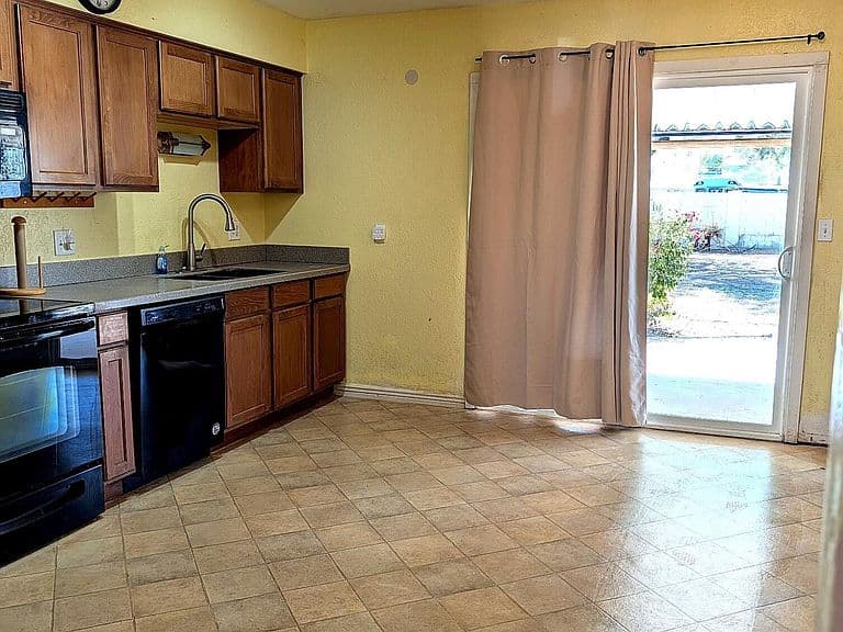 516 N KING Street photo 5