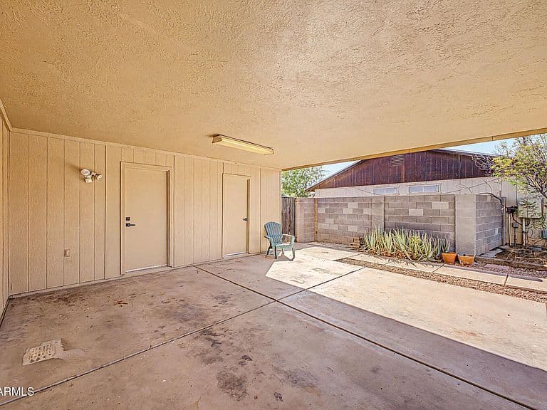 515 W GREENTREE Drive photo 4