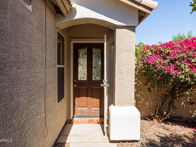 15234 W POLK Street photo 2