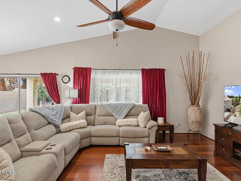 8830 W SALTER Drive photo 4