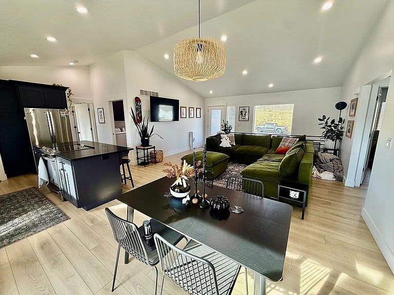 2088 Balboa Rd photo 2