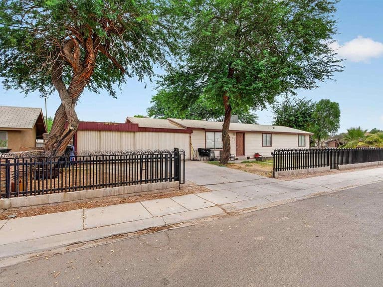 349 W Joshua St photo 1