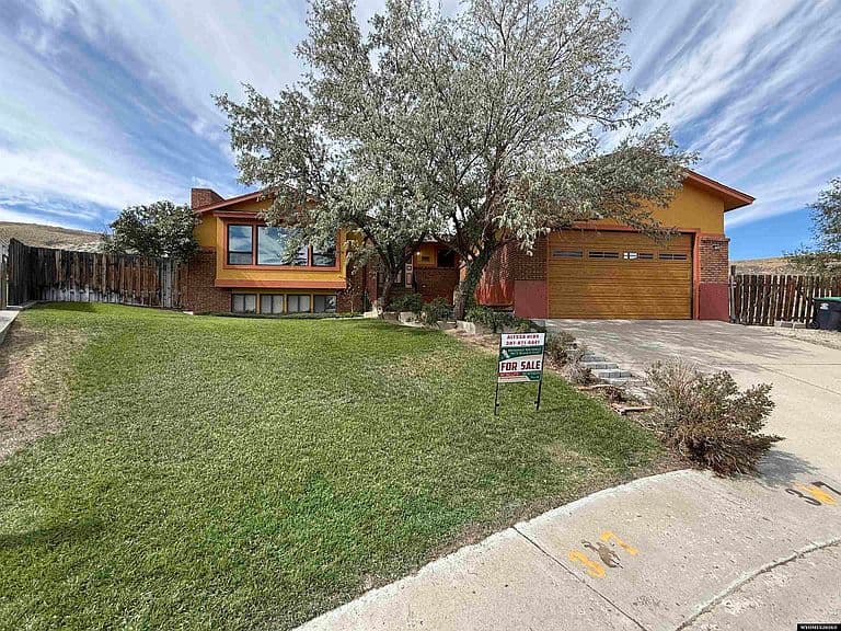 555 Waggener Cir photo 1