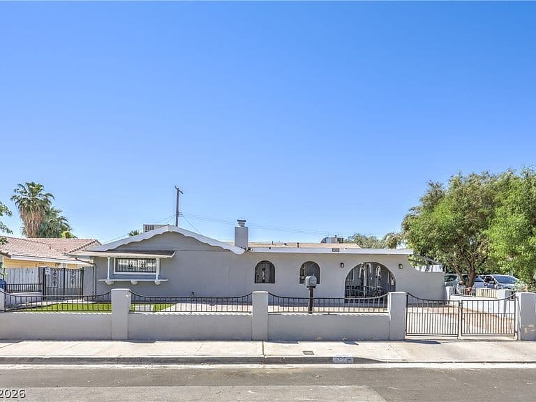 1908 Melinda Ave photo 1