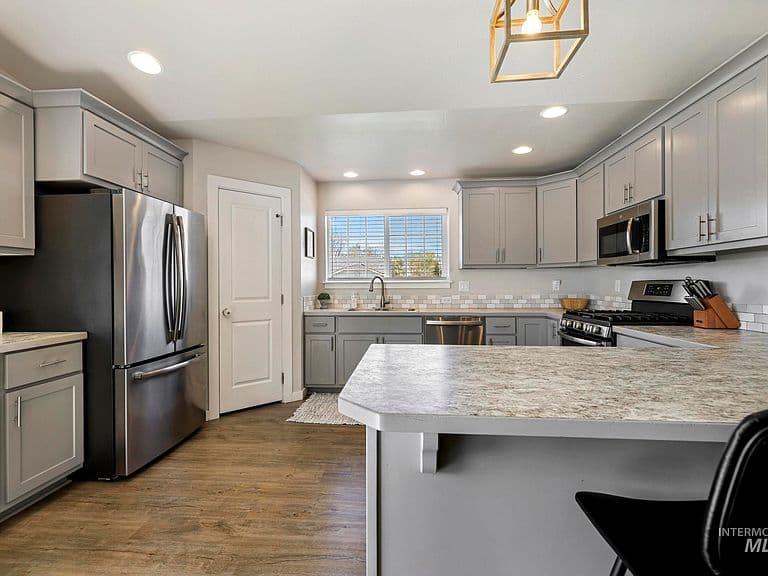 2207 Bills Way photo 3