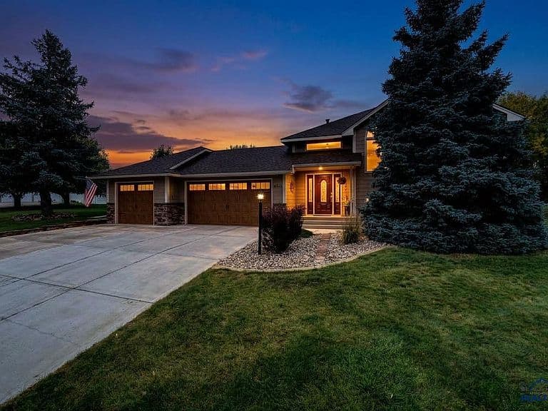4922 Raven Cir photo 1