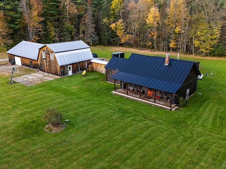 484 Lang Road photo 3