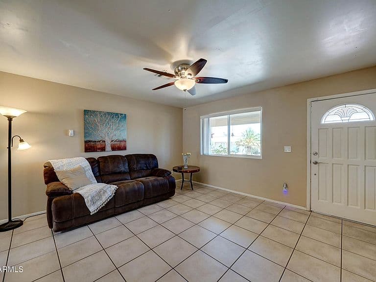 2545 E Vista Drive photo 5