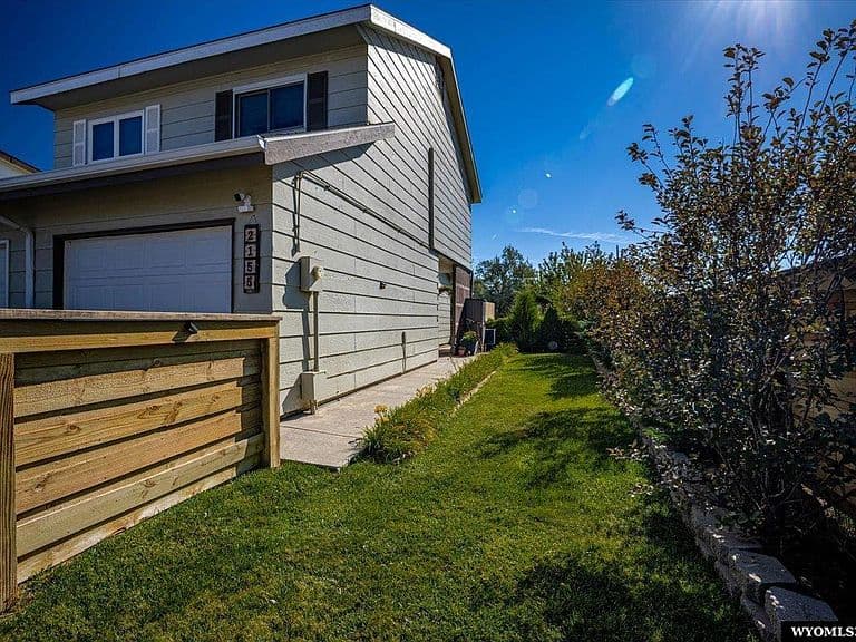 2155 Frances St photo 3