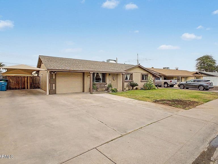 3613 W Echo Lane photo 2